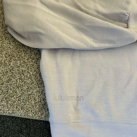 NWOT Lululemon Softstreme Crewneck - Picture 4 of 4